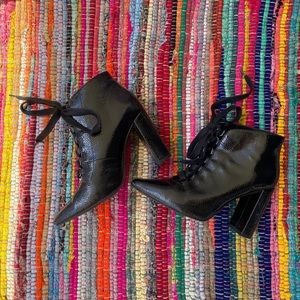 Sweet Vampire Vixen Pointy Booties🥀